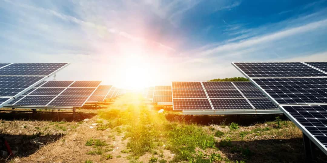 Ile kosztuje 1 MW fotowoltaiki? Poznaj rzeczywiste koszty budowy