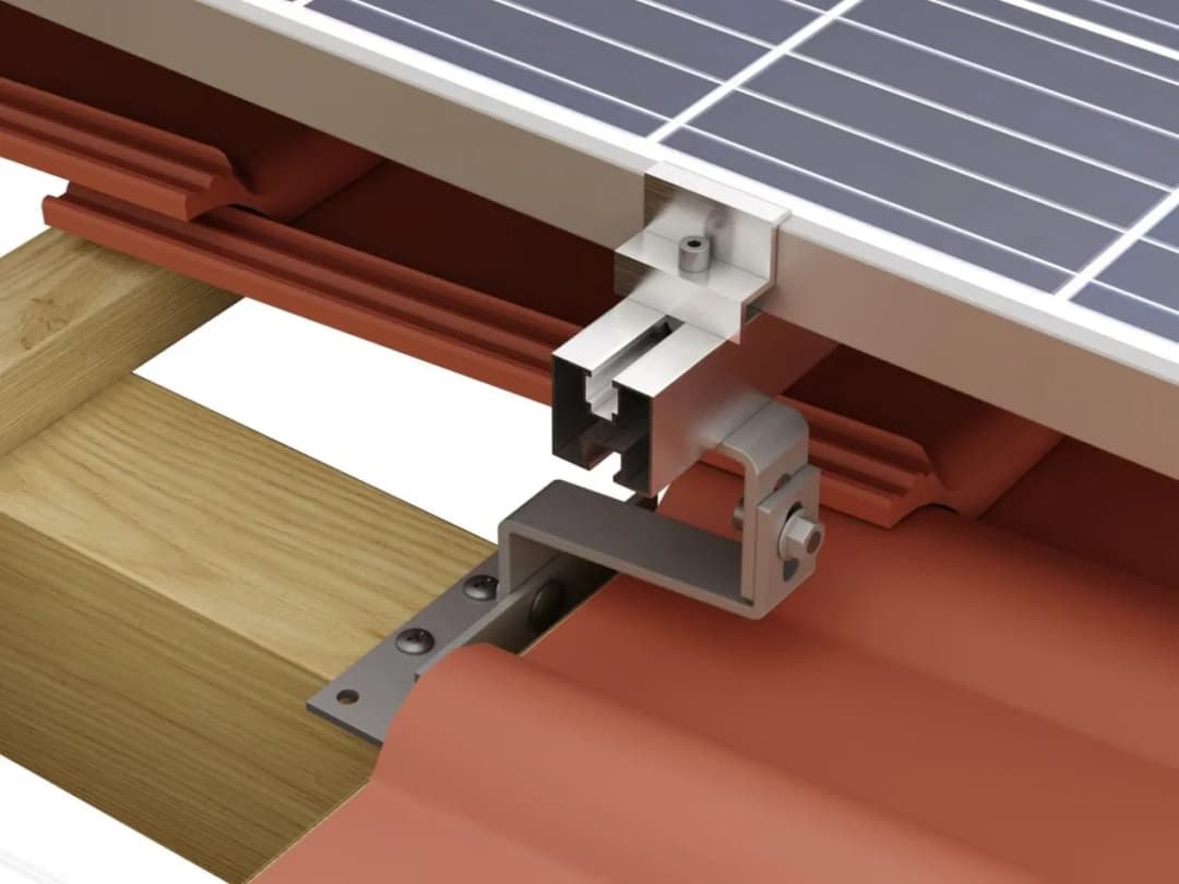 Mocowanie paneli słonecznych: Jak zapewnić stabilną instalację PV