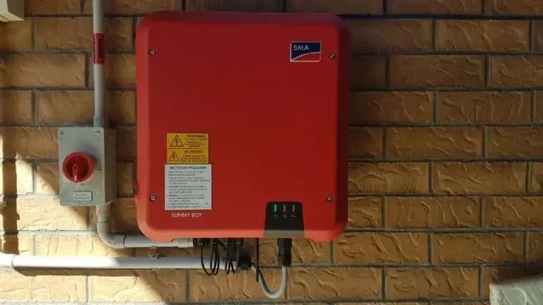 Fotowoltaika 1 czy 3 fazowa: Uniknij kosztownych błędów przy wyborze instalacji