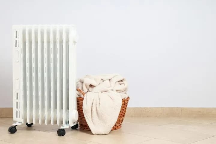 Jaki grzejnik olejowy na prąd wybrać w 2025: opinie z forum i testy