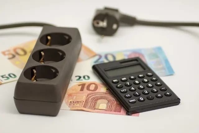 Czy każdy dostanie zwrot za prąd? Sprawdź, kto może go otrzymać