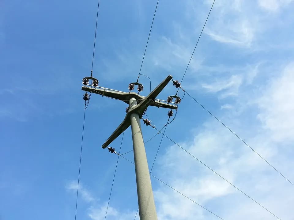 Brak prądu? Dowiedz się, gdzie dzwonić do PGE w nagłej sytuacji