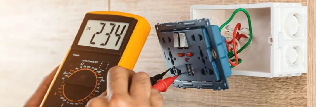 Jak zmierzyć prąd miernikiem - uniknij najczęstszych błędów i zagrożeń